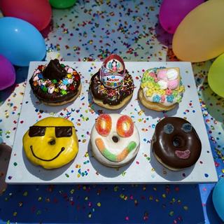 Caja de 6 donas decoradas de cumpleaños, donas decoradas en Guadalupe